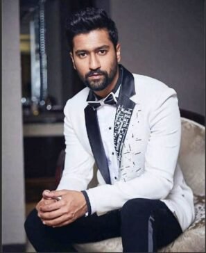 biography of vicky kaushal in hindi