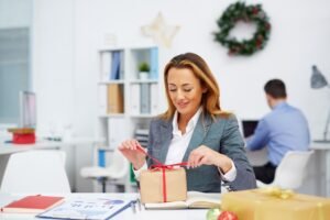 Unveiling the Power of Corporate Gifts in Business Relationships